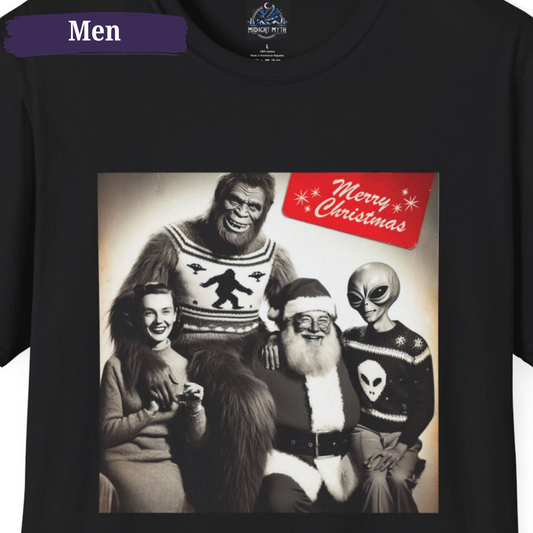 1950s Alien Bigfoot Santa Christmas Men's Short Sleeve Shirt