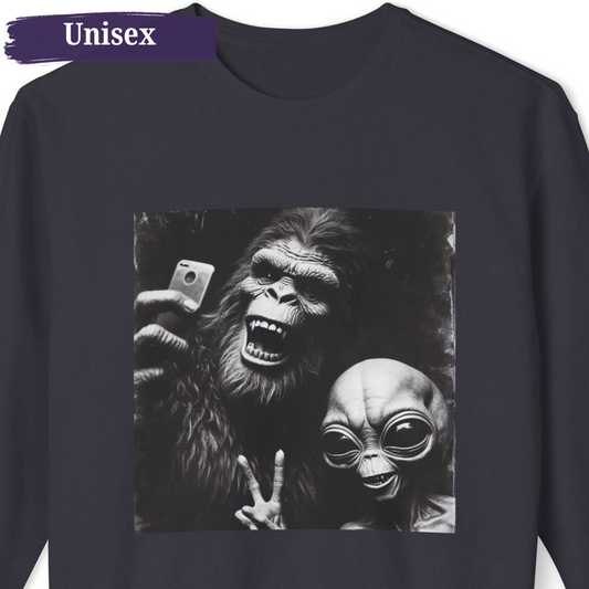 Retro Selfie with Alien Bigfoot Funny Unisex Crewneck Sweatshirt