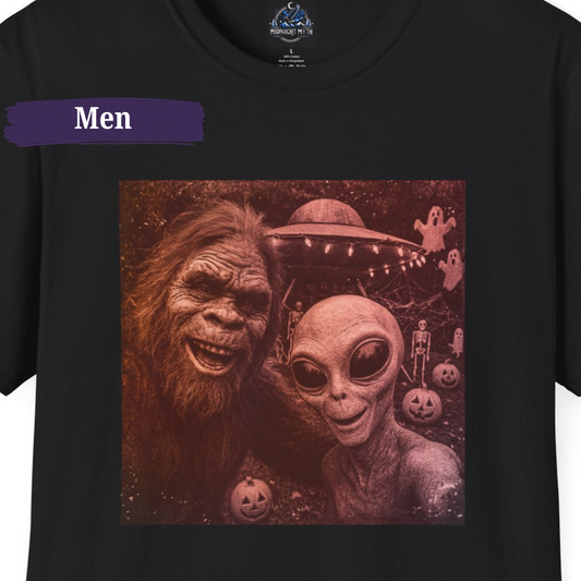 Funny Halloween T-Shirt for Men Bigfoot Alien Decorating